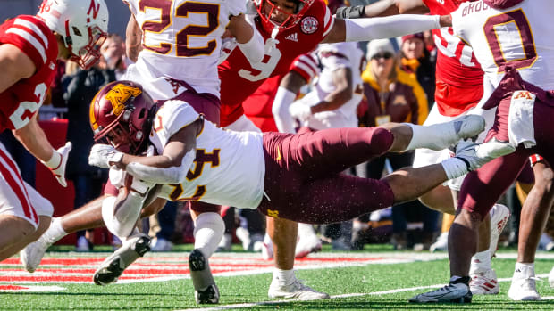 Mohamed Ibrahim 3Q touchdown Nebraska vs Minnesota foorball USATSI_19366230